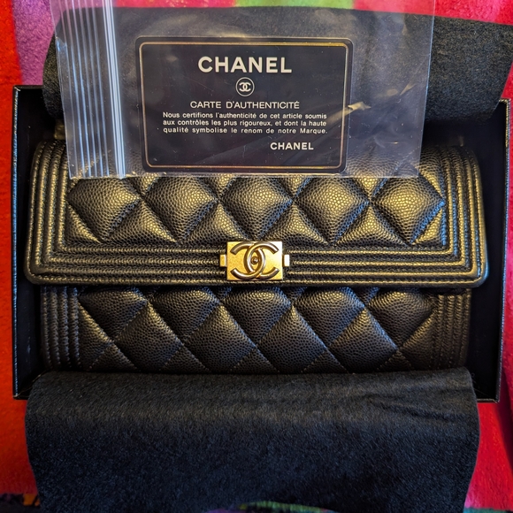 Chanel Black Quilted Wallet - Picture 15 of 15
